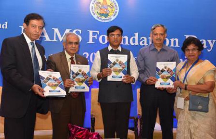 “इस राष्ट्र में कभी भी जनशक्ति या मस्तिष्क शक्ति की कमी नहीं थी, हमें केवल आत्मविश्वासी होना है" - डॉ. मनसुख मांडविया