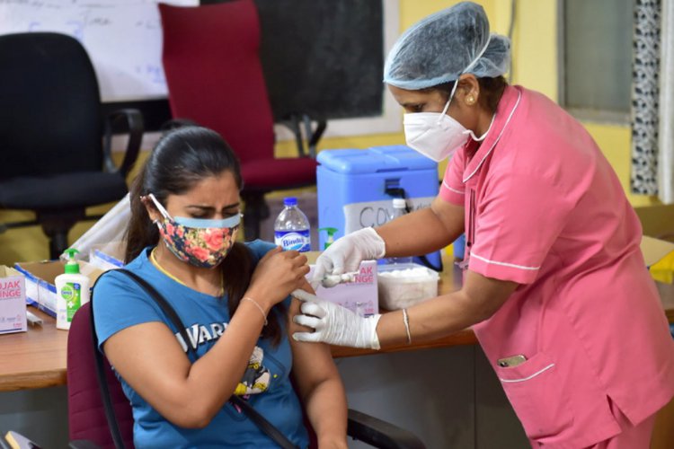 दिल्ली में कोरोना रोधी टीके की एहतियाती खुराक निशुल्क