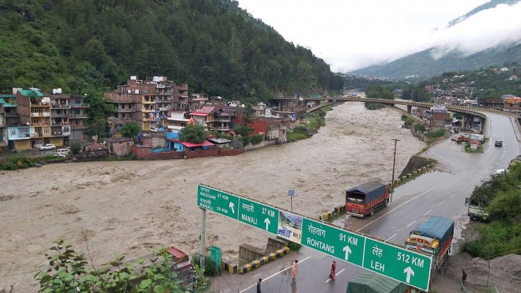 उत्तराखंड  -  चार जिलों में अगले 24 घंटे भारी बारिश का ऑरेंज अलर्ट