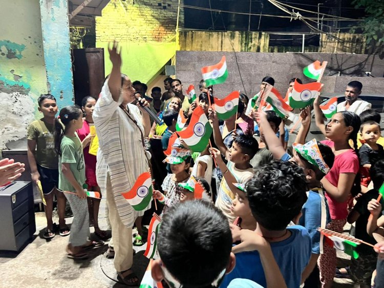 Aadya Foundation gave a gift to Delhi's slums on Rakshabandhan