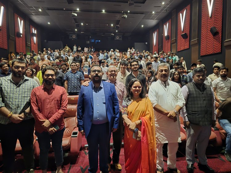 सुप्रीम कोर्ट व दिल्ली हाईकोर्ट के न्यायाधीश, सॉलिसिटर जनरल्स, और केंद्र सरकार के वरिष्ठ अधिवक्ताओं के साथ विनीत धांडा द्वारा आयोजित केसरी चैप्टर 2 की ऐतिहासिक स्क्रीनिंग में पहुंचे